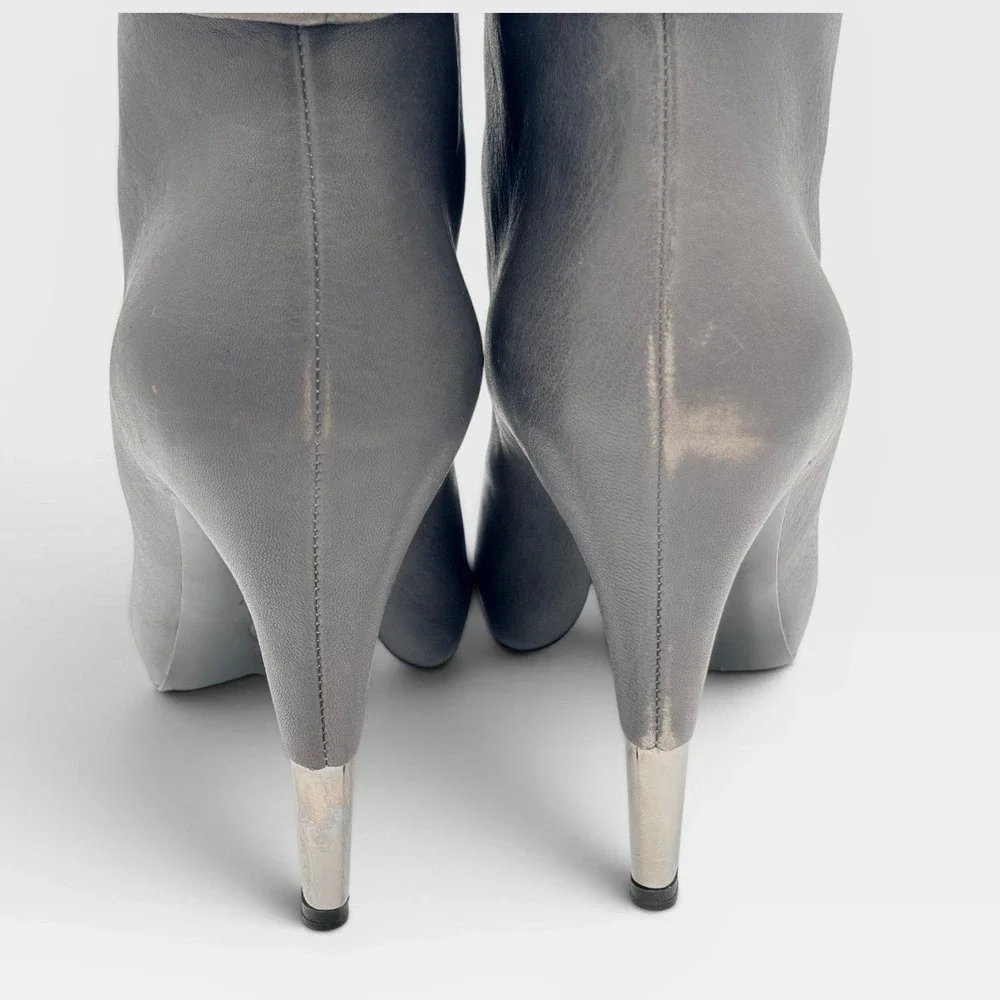 Chanel CC Cap Toe 39 Ankle Booties Gray Leather Silver Stiletto Heels Authentic
